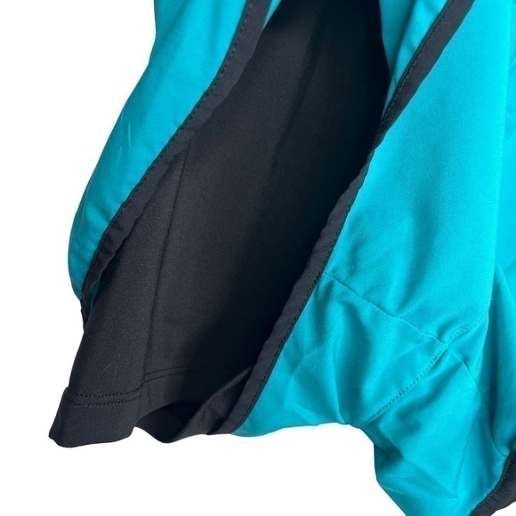 ASICS teal women’s running shorts Sz XS - Picture 2 of 4
